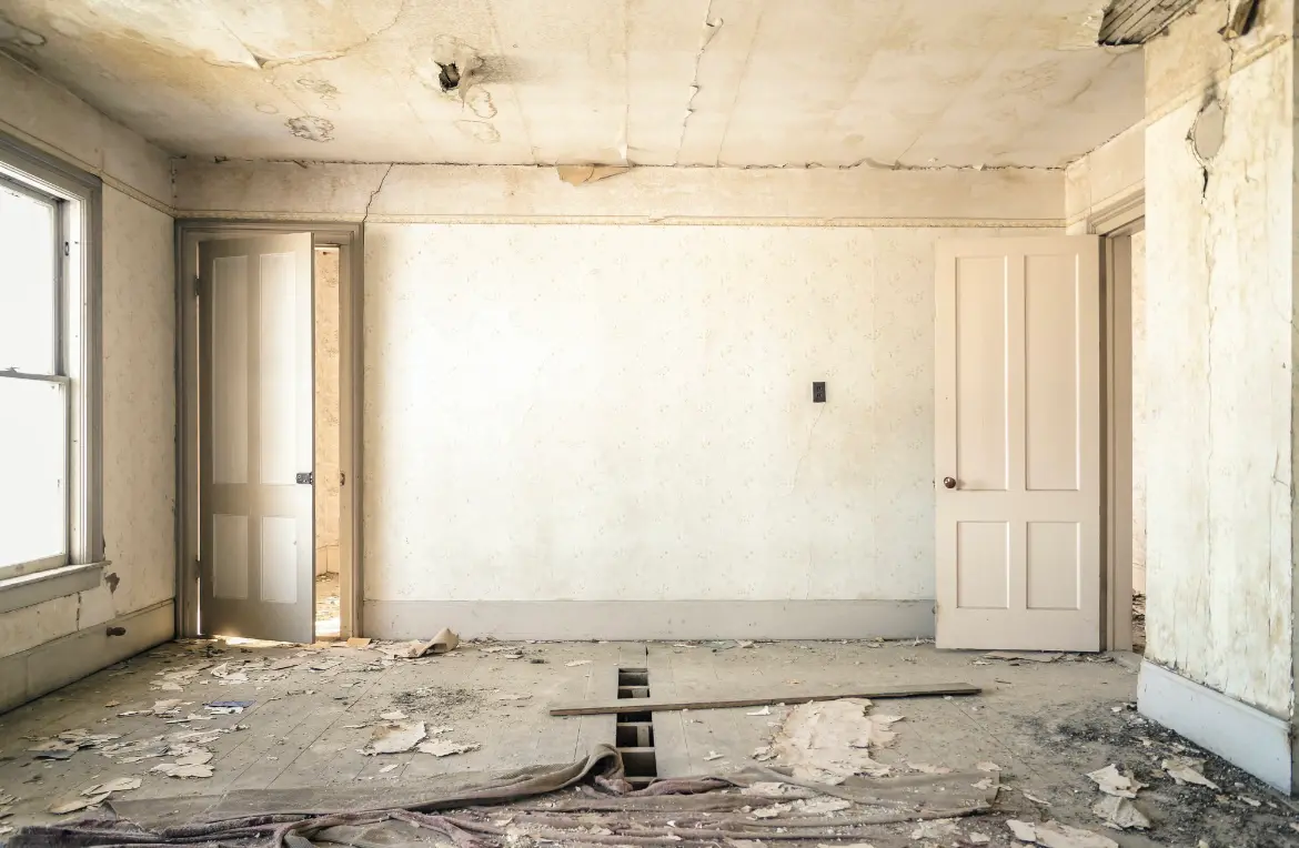 Waste disposal crew managing a cleanout project in Cumru